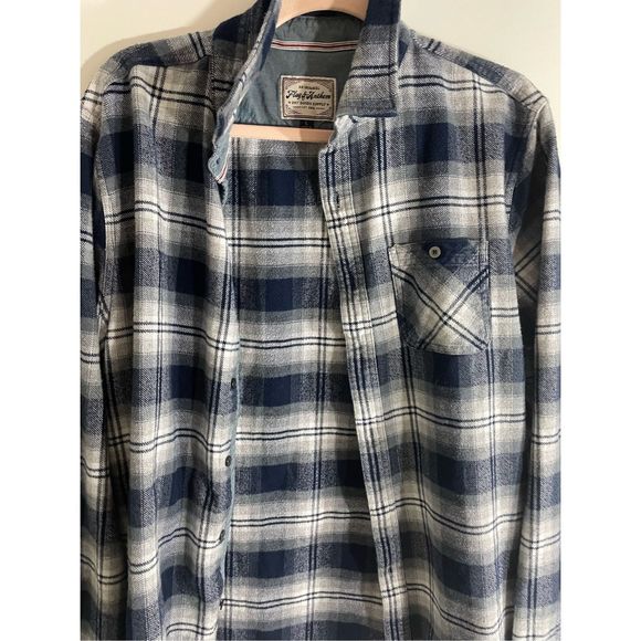 Dierk's Bentley Flag & Anthem Men's Large Front Button Flannel Long Sleeve - Picture 2 of 4
